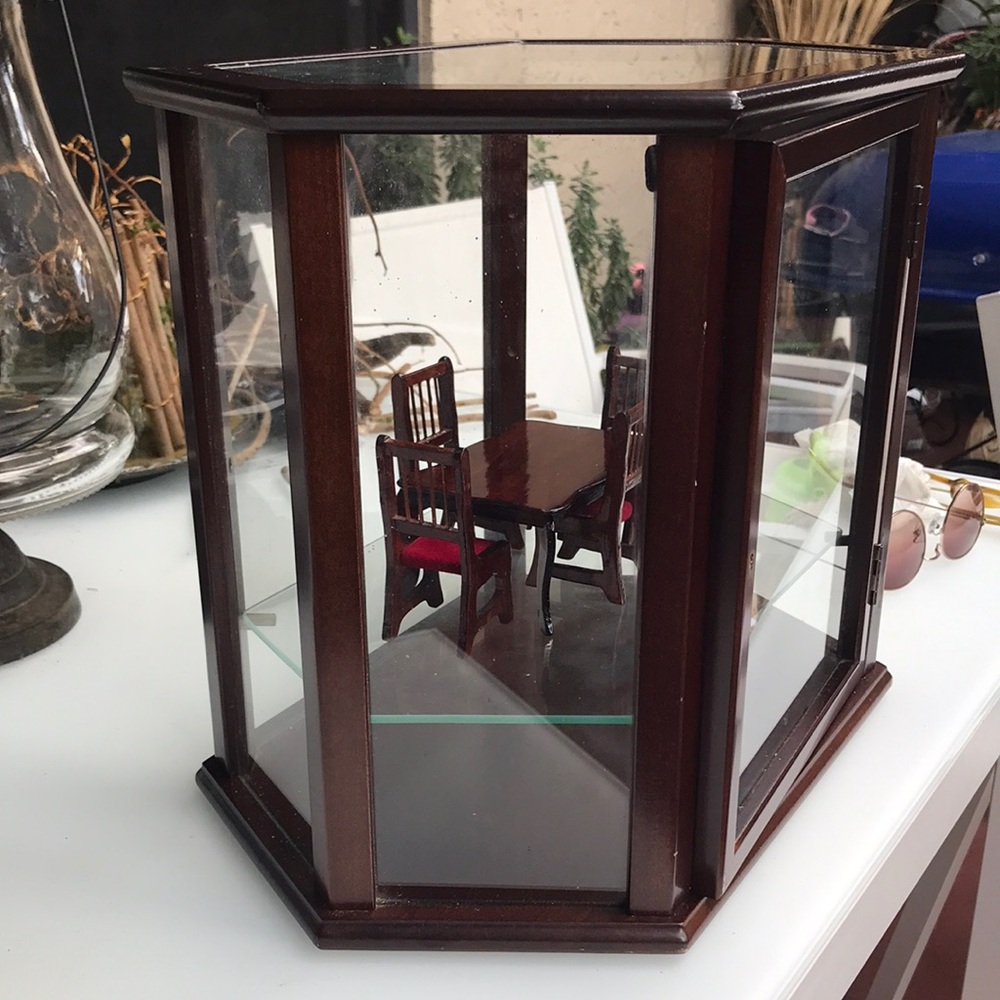 Elegant Brown Display Cabinet Bombay - Picture 2 of 14
